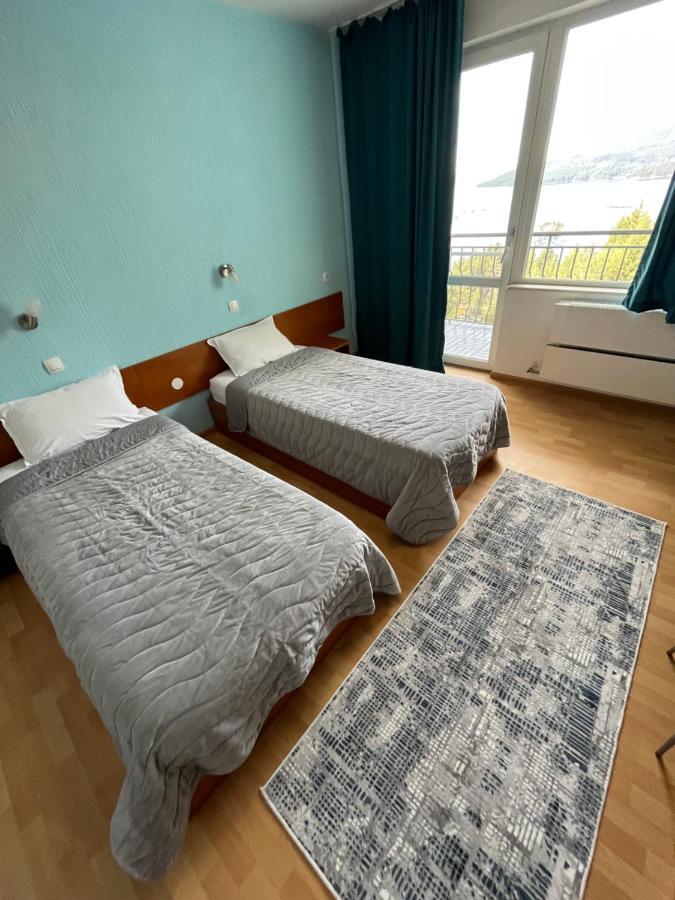 Хотел Панорама Доспат Kültér fotó